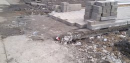 Разваливается только что сданный сквер Выпова Разваливается только что сданный сквер Выпова