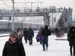 Переместив вокзал не 3-ю платформу, его руководство не позаботилось об удобстве пассажиров. Переместив вокзал не 3-ю платформу, его руководство не позаботилось об удобстве пассажиров.