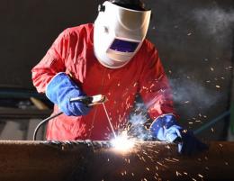 ���������, ��������� � ���������� � �������� ������ ������� �� 200 �. �