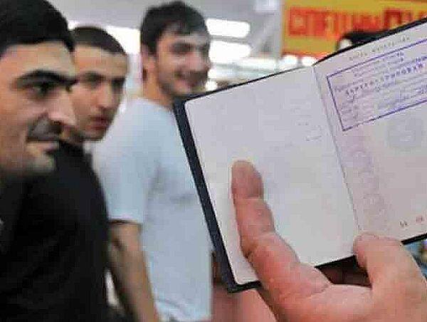Приставы Кузбасса вернули на Родину более сотни иностранцев